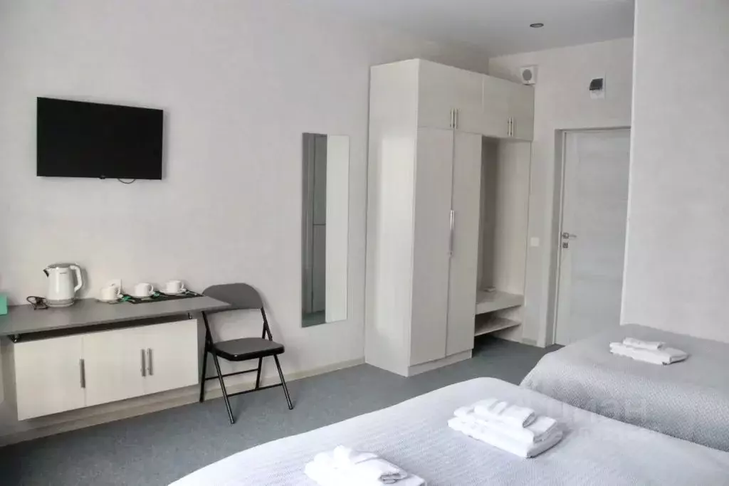 Комната Приморский край, Артем ул. 8 Марта, 16 - Фото 1