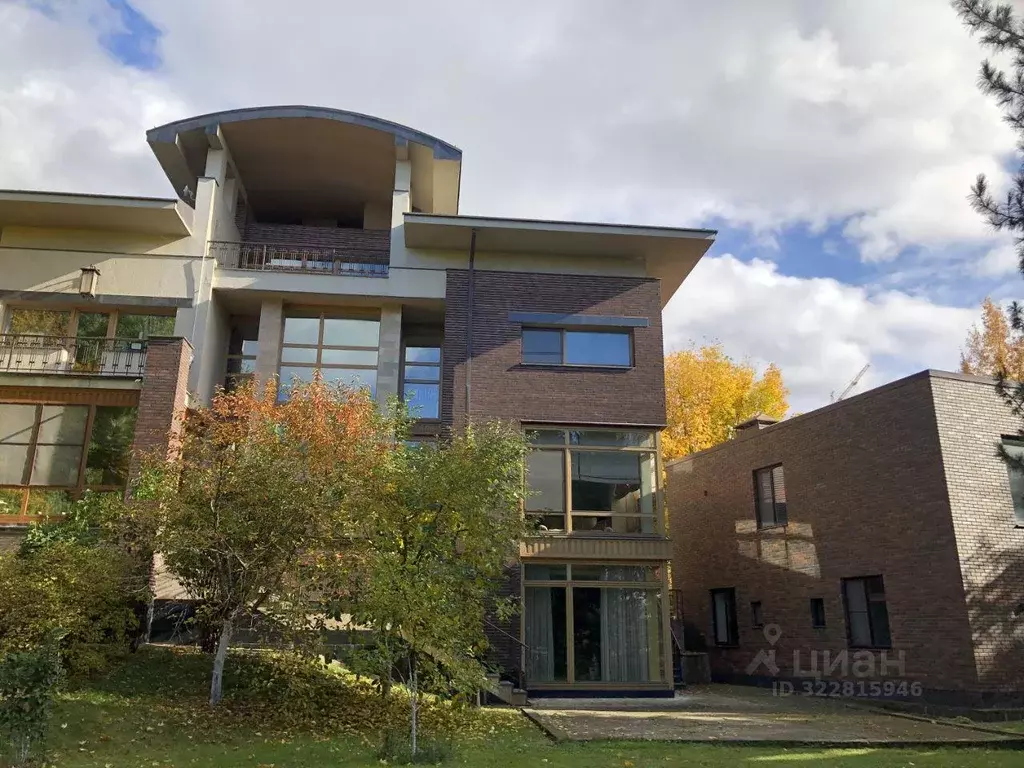 Коттедж, 965 м - Фото 1