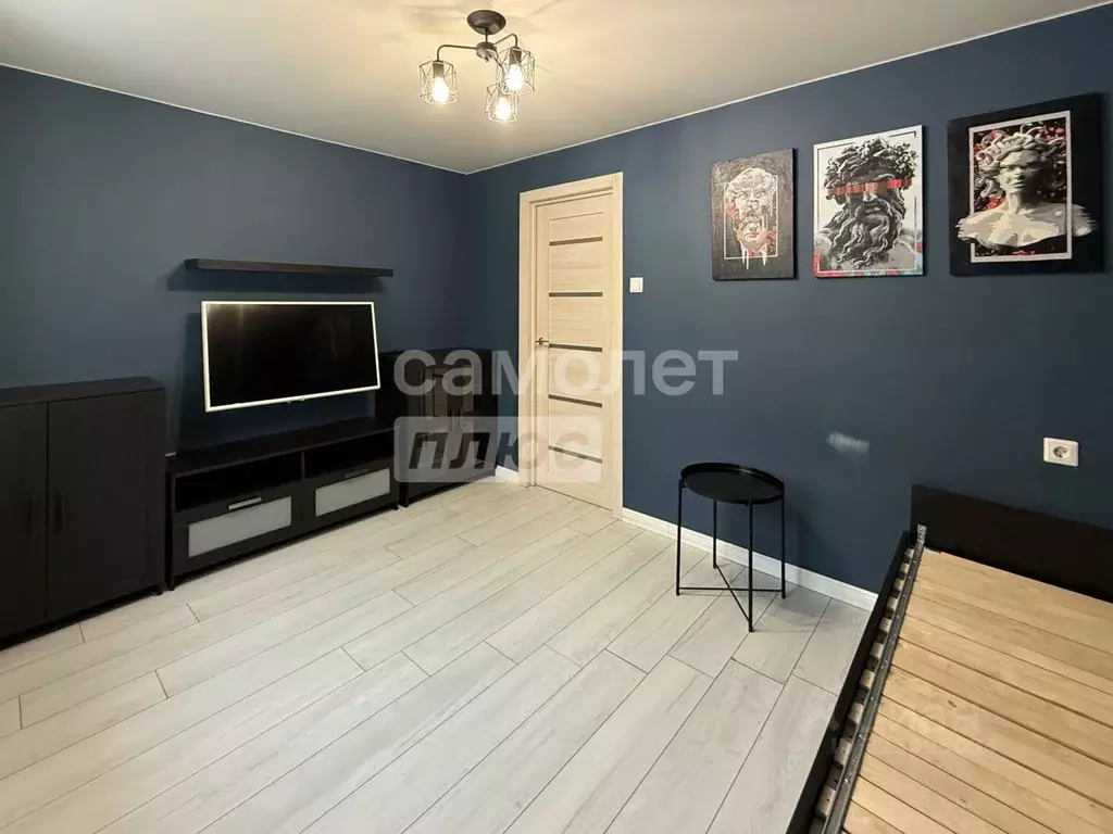 1-к кв. Свердловская область, Екатеринбург ул. Коминтерна, 11А (28.1 ... - Фото 1