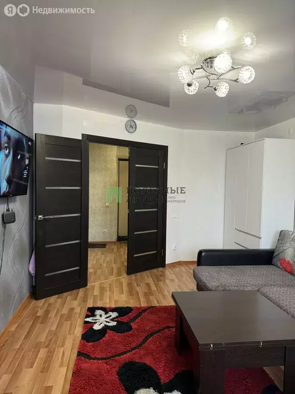 1-комнатная квартира: Ижевск, улица Архитектора П.П. Берша, 1 (40 м) - Фото 1