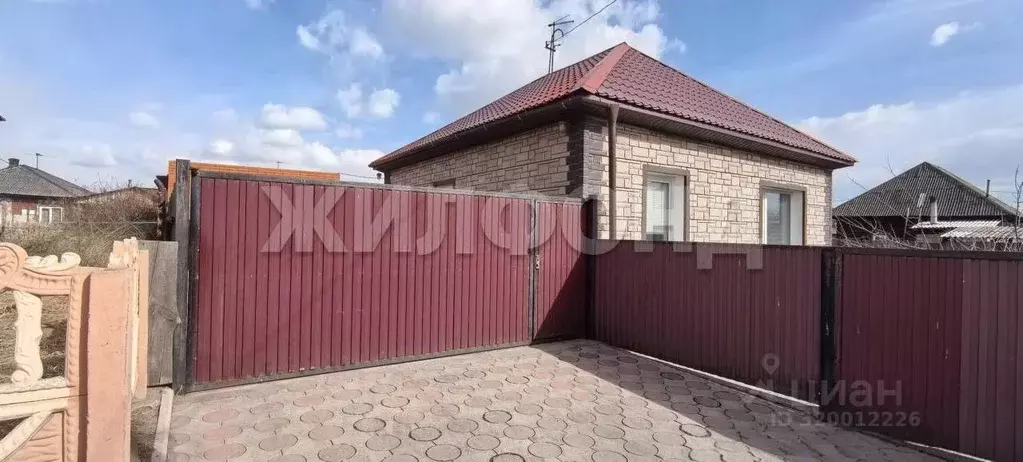 Дом в Хакасия, Усть-Абакан рп ул. Лизы Чайкиной (50 м) - Фото 1