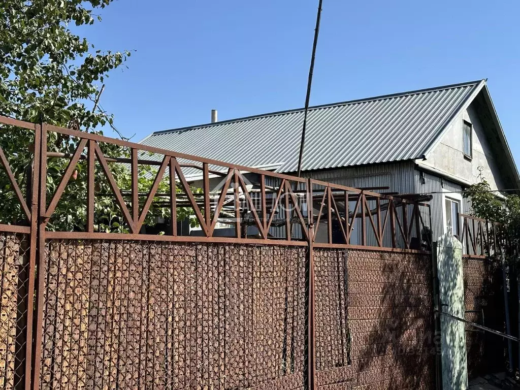 Дом в Астраханская область, Ахтубинск ул. Кольцова, 24 (64 м) - Фото 0