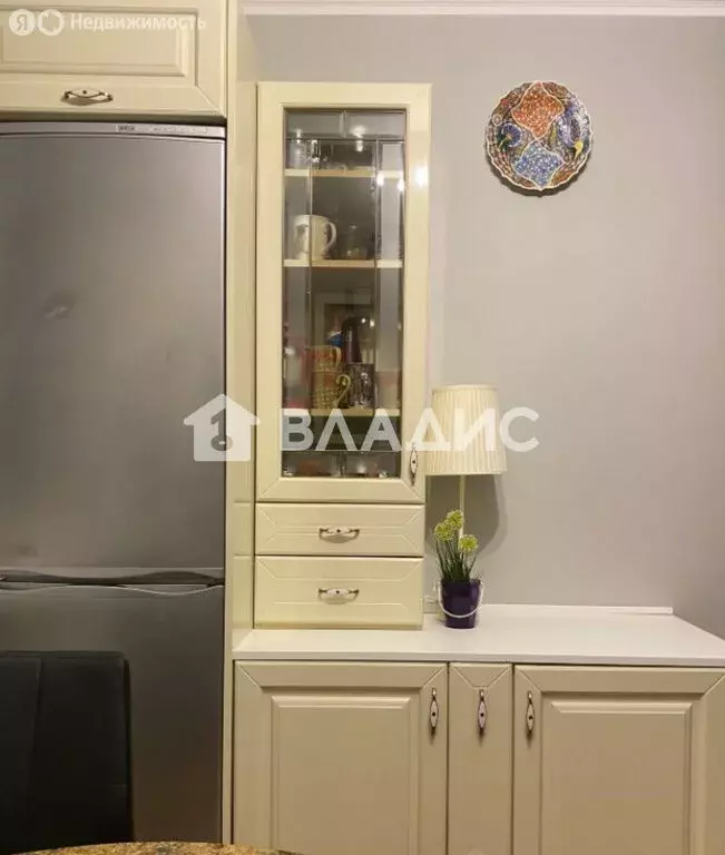3-комнатная квартира: Москва, улица Адмирала Лазарева, 52 (74.1 м) - Фото 2
