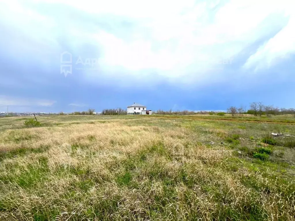 Участок в Волгоградская область, Волгоград Верхнезареченский пгт, ул. ... - Фото 0