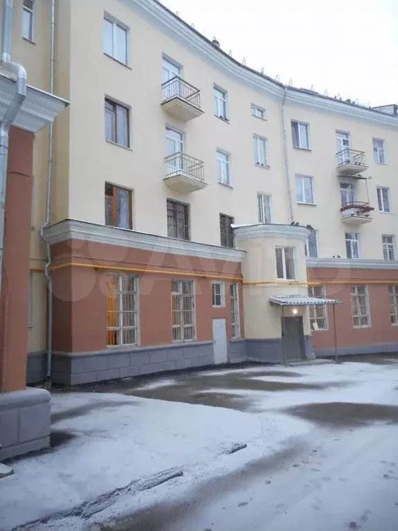 Комната 18 м в 3-к., 4/4 эт. - Фото 0