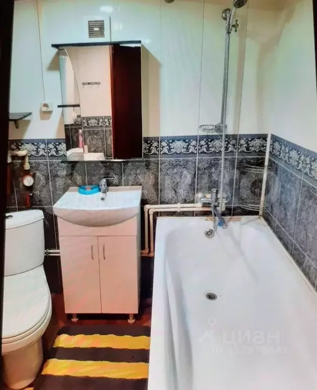 Дом в Самарская область, Тольятти Амурский проезд (38 м) - Фото 1