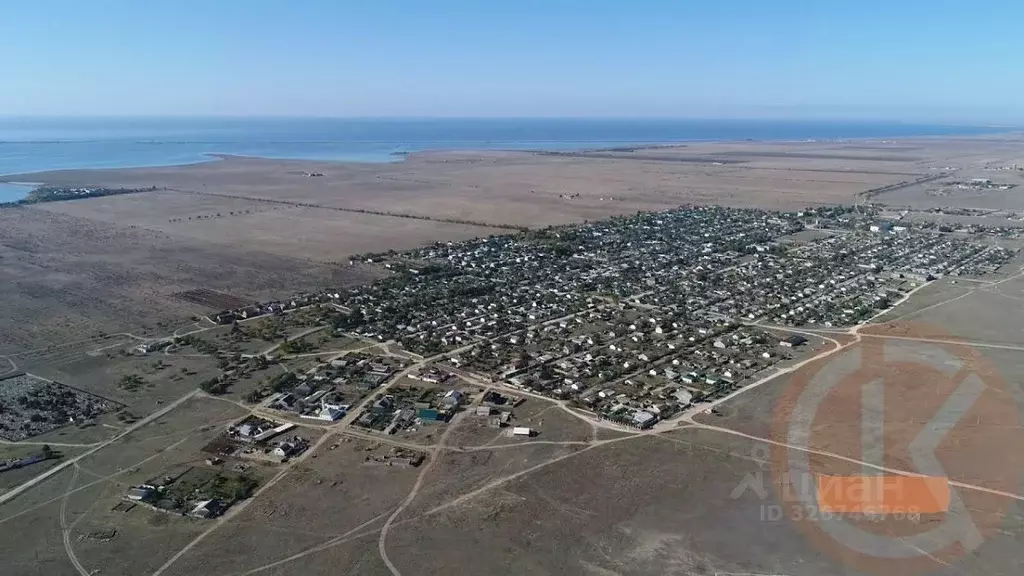 Участок в Крым, Черноморский район, Медведевское с/пос, с. Медведево ... - Фото 1