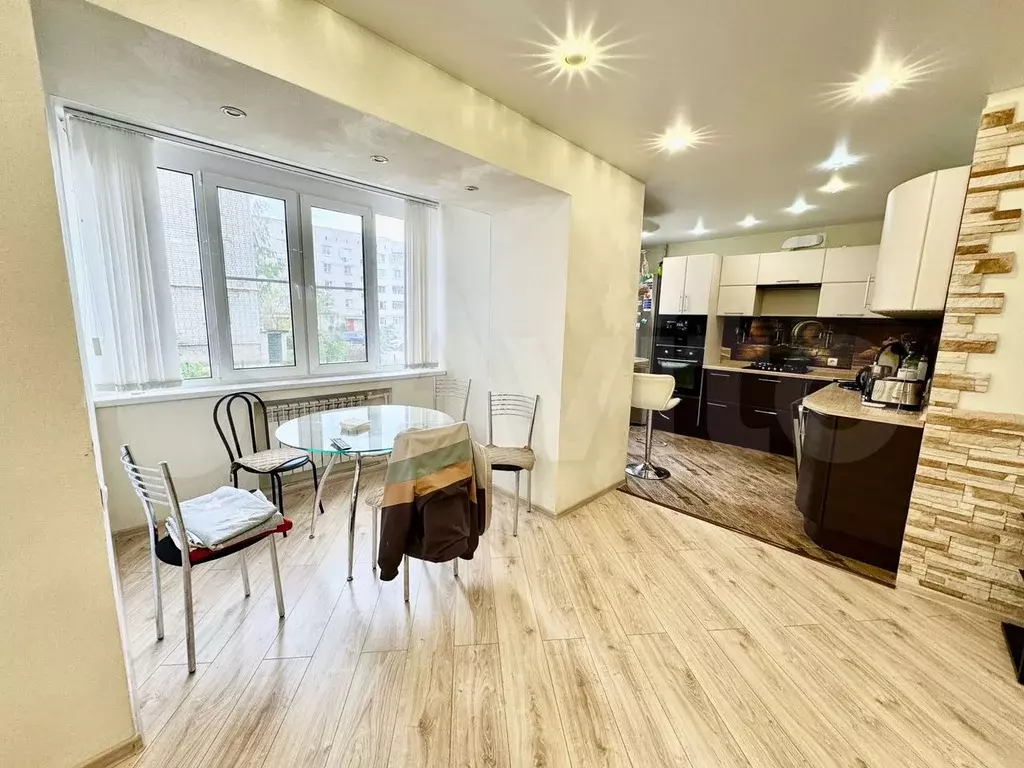 3-к. квартира, 60 м, 1/1 эт. - Фото 0