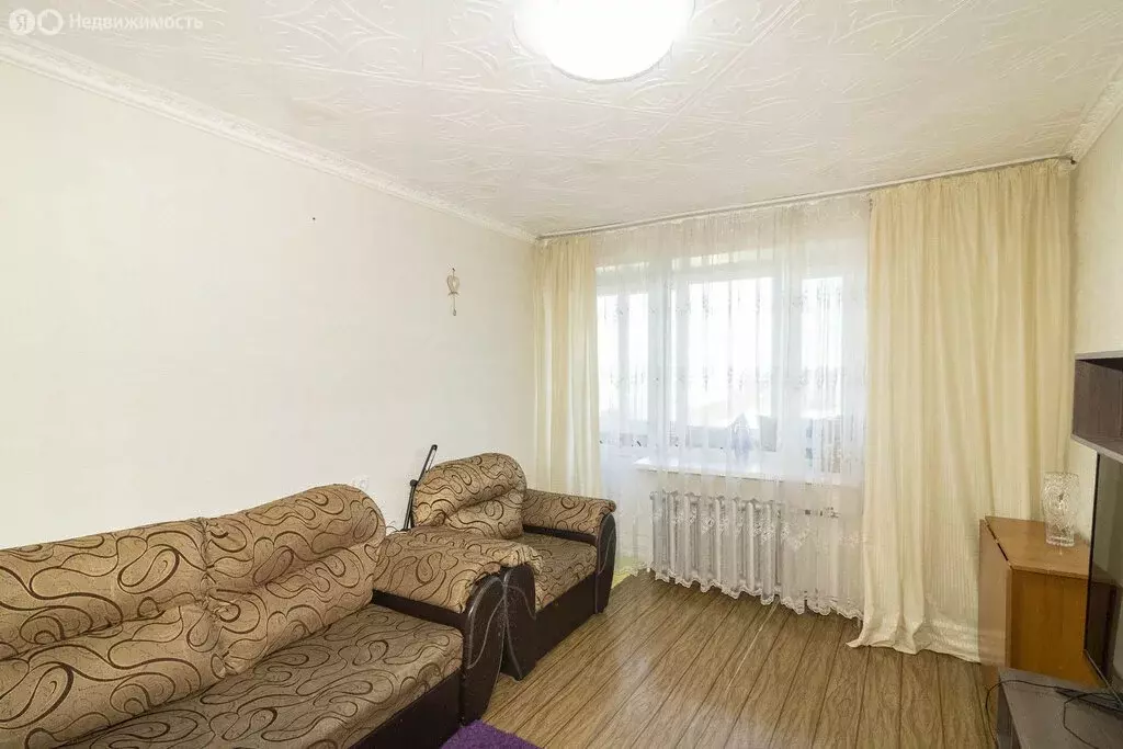 3-комнатная квартира: Тюмень, улица Монтажников, 13 (58.6 м) - Фото 1