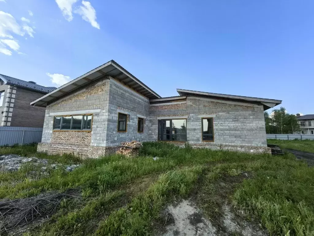 Дом в Омская область, Омский район, с. Пушкино ул. Мира, 12 (199 м) - Фото 0