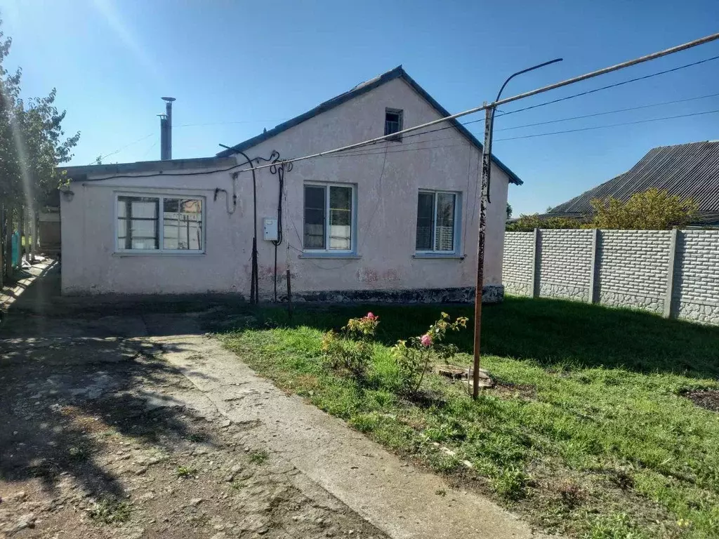 Дом в Крым, Симферопольский район, Чистенское с/пос, с. Левадки ул. ... - Фото 0