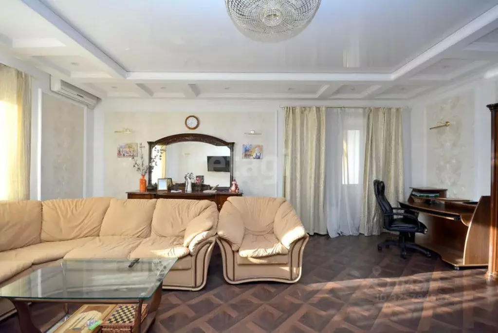 3-к кв. Саха (Якутия), Якутск ул. Петровского, 17/3 (120.1 м) - Фото 1