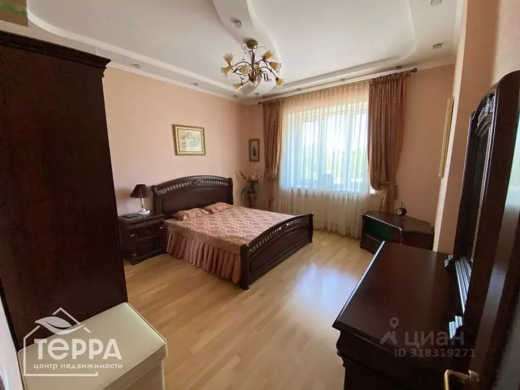 3-к кв. Крым, Евпатория ул. Сытникова, 4А (101.8 м) - Фото 0
