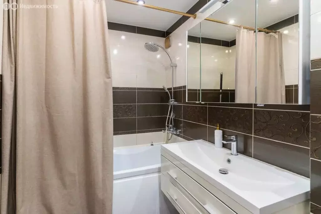 3-комнатная квартира: Тюмень, улица Пермякова, 76к2 (90.8 м) - Фото 1