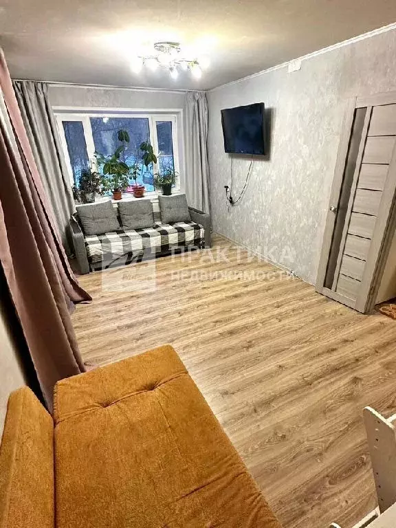 Продается 2-комнатная квартира - Фото 1