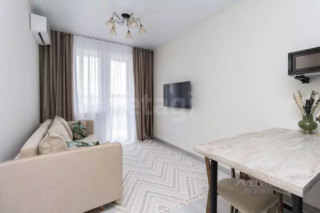 3-к кв. Тюменская область, Тюмень ул. Александра Звягина, 4 (53.0 м) - Фото 1