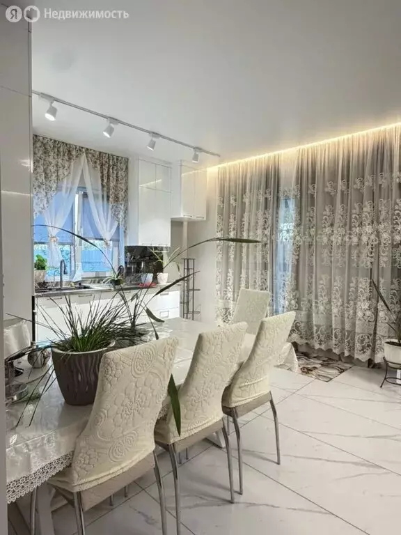 Дом в Абакан, улица Академика Сахарова, 1А (200 м) - Фото 1