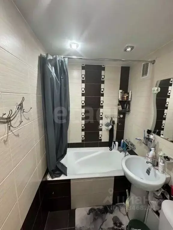 2-к кв. Алтайский край, Барнаул ул. Антона Петрова, 136 (30.0 м) - Фото 1