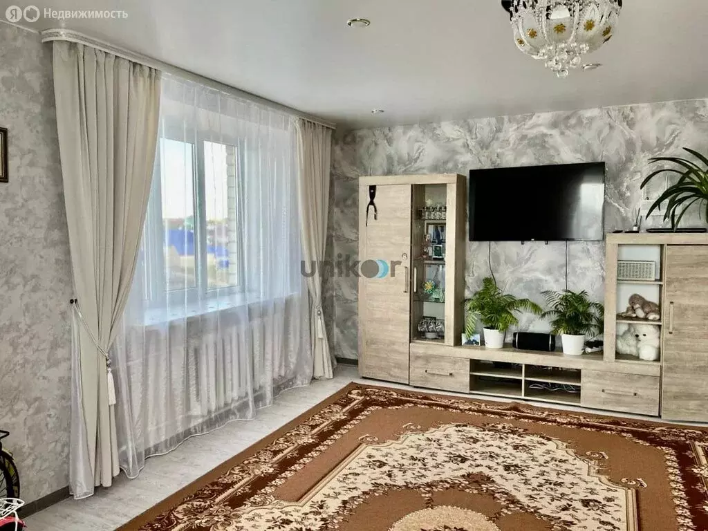 3-комнатная квартира: село Красная Горка, улица Мира, 2 (77.1 м) - Фото 1