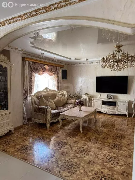 4-комнатная квартира: Якутск, улица Кирова, 31 (155 м) - Фото 1