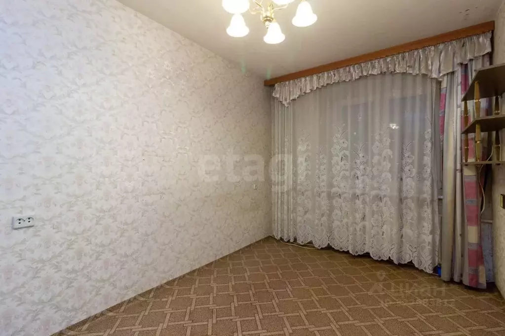 3-к кв. Красноярский край, Красноярск ул. Сурикова, 6 (58.2 м) - Фото 1