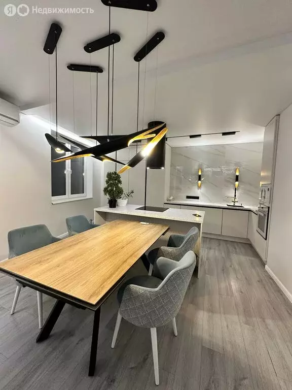 3-комнатная квартира: Казань, улица Оренбургский Тракт, 8Д (118.4 м) - Фото 1