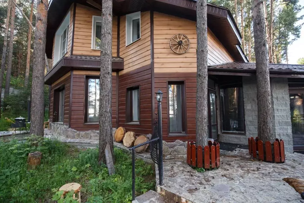Дом в Челябинская область, Златоуст Кооперативная ул., 55 (200 м) - Фото 1