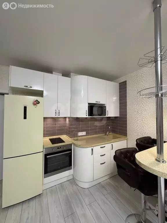 Квартира-студия: Новосибирск, улица Кирова, 236 (28.4 м) - Фото 2