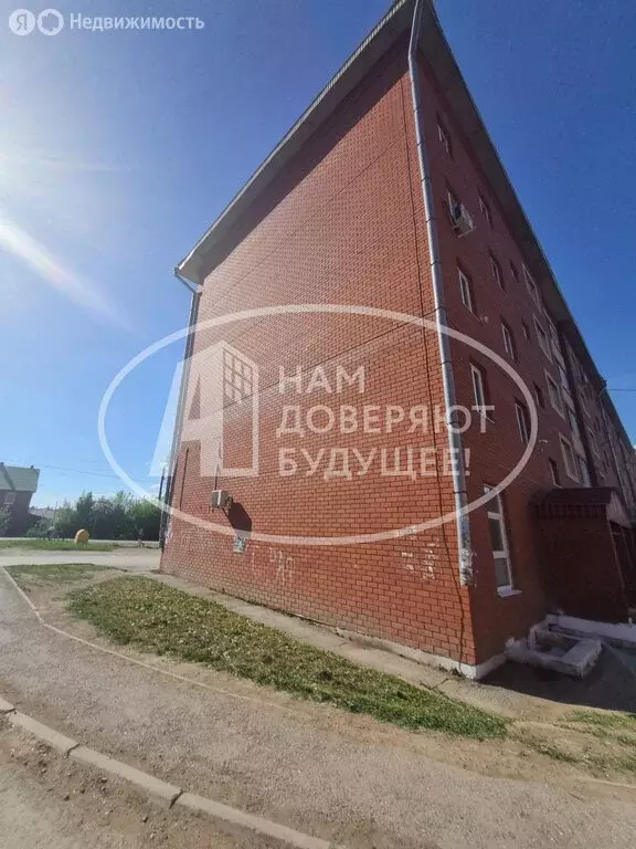 3-комнатная квартира: Чернушка, Красноармейская улица, 86 (59.9 м) - Фото 0