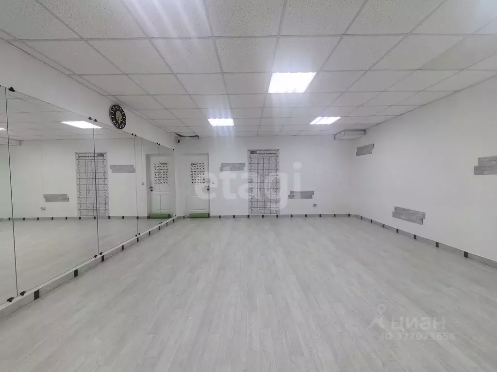 Офис в Камчатский край, Петропавловск-Камчатский ул. Савченко, 24к3 ... - Фото 1