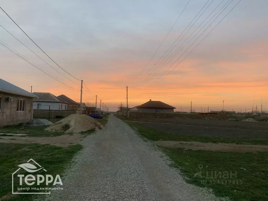 Участок в Крым, Сакский район, Суворовское с/пос, с. Каменоломня ул. ... - Фото 2