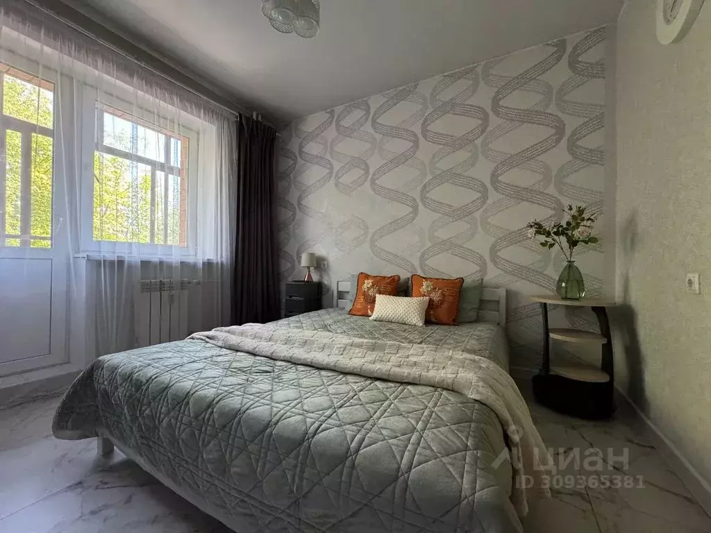 1-к кв. Иркутская область, Иркутск Крылатый мкр, 24/4 (30.0 м) - Фото 0