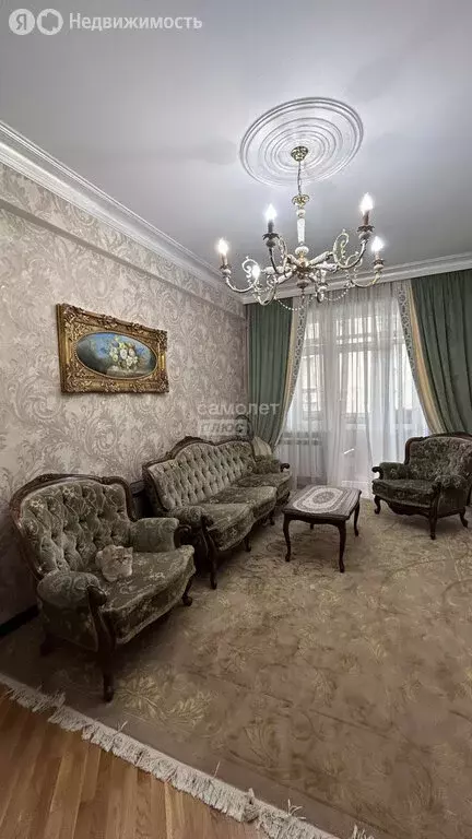 3-комнатная квартира: Махачкала, улица Магомета Гаджиева, 168В (104 м) - Фото 1