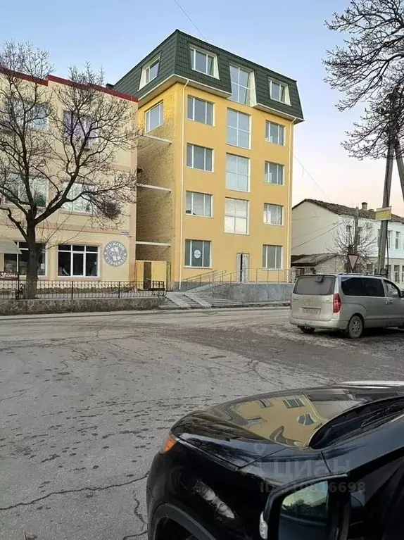 Помещение свободного назначения в Крым, Белогорск ул. Толстого, 26А ... - Фото 0