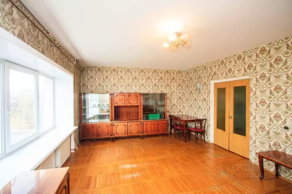 4-к кв. Иркутская область, Иркутск ул. Сурикова, 26 (88.6 м) - Фото 0