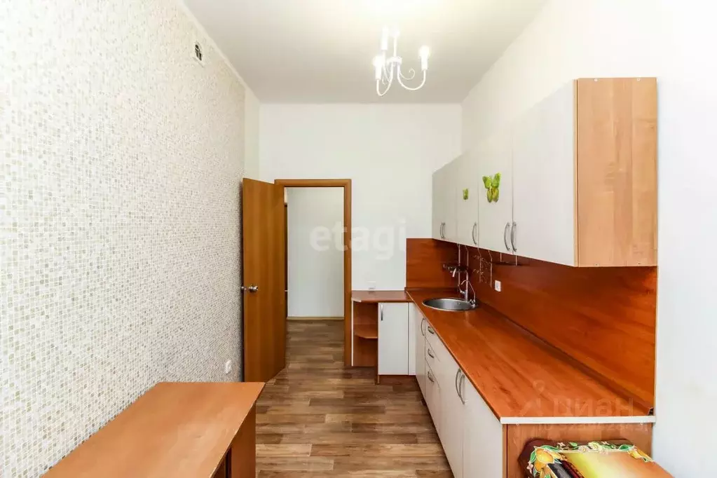 2-к кв. Тюменская область, Тюмень ул. Избышева, 6 (54.8 м) - Фото 0