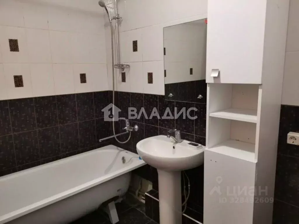 2-к кв. Нижегородская область, Нижний Новгород ул. Родионова, 27 (60.7 ... - Фото 1