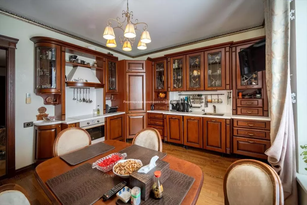 3-к кв. Хабаровский край, Хабаровск ул. Дикопольцева, 26К1 (107.2 м) - Фото 1