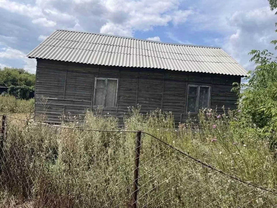 Дом в Саратовская область, Ртищевский район, Октябрьское муниципальное ... - Фото 1