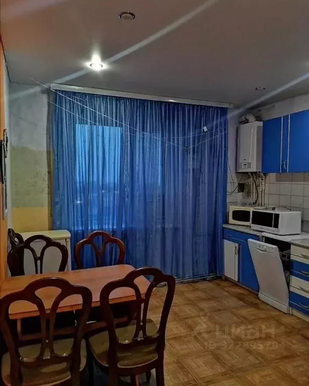 3-к кв. Саратовская область, пос. Дубки ул. Волжская, 1А (80.0 м) - Фото 0