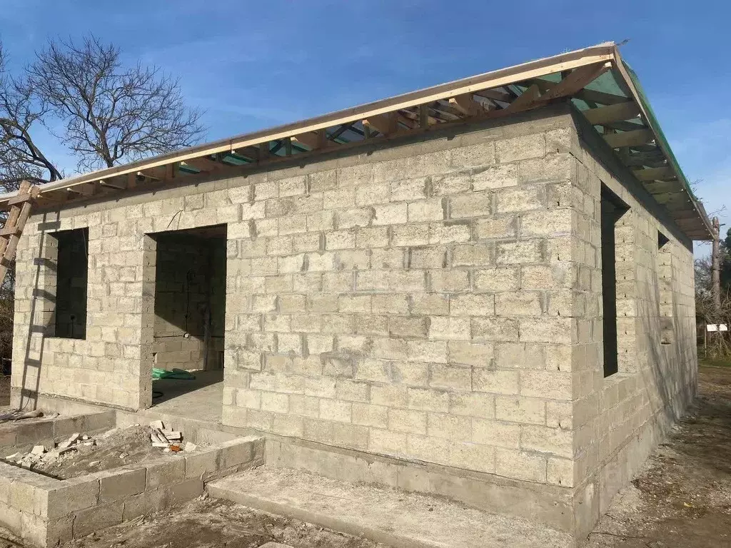 Дом в Краснодарский край, Темрюк Факел СНТ, ул. Урожайная (93 м) - Фото 1