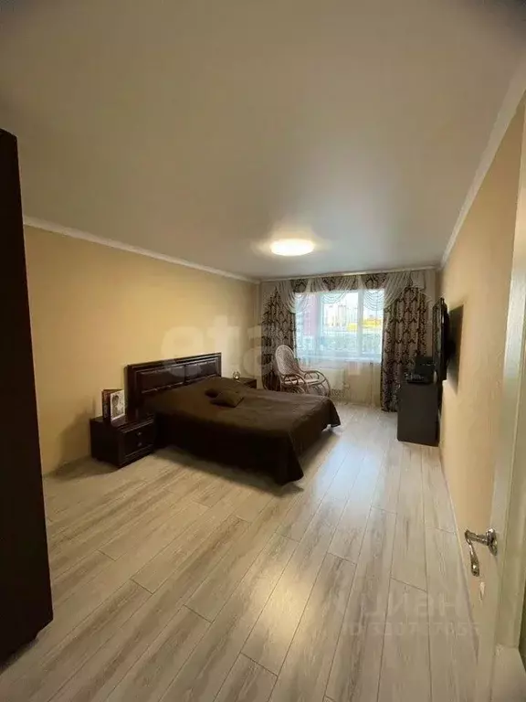3-к кв. Тюменская область, Тюмень ул. Федюнинского, 60к2 (92.3 м) - Фото 1