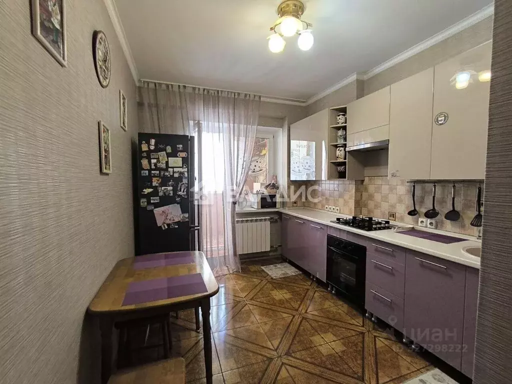 3-к кв. Белгородская область, Белгород ул. Щорса, 55а (79.0 м) - Фото 1