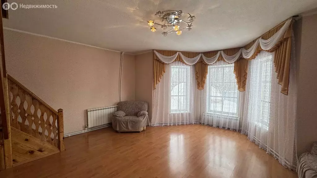 Дом в Октябрьский, улица Чеверева (100 м) - Фото 1