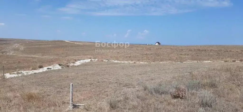 Участок в Крым, Ленинский район, с. Калиновка ул. Ленина (8.0 сот.) - Фото 0