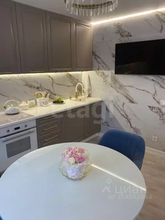 2-к кв. Башкортостан, Уфа ул. Воинов-Интернационалистов, 5 (51.0 м) - Фото 0