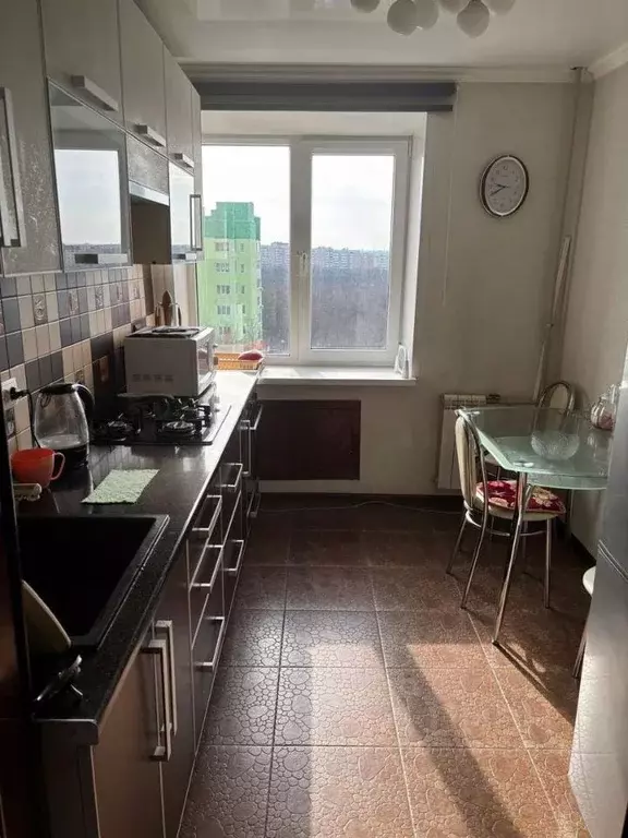 3-к кв. Белгородская область, Белгород ул. Горького, 52 (57.4 м) - Фото 0