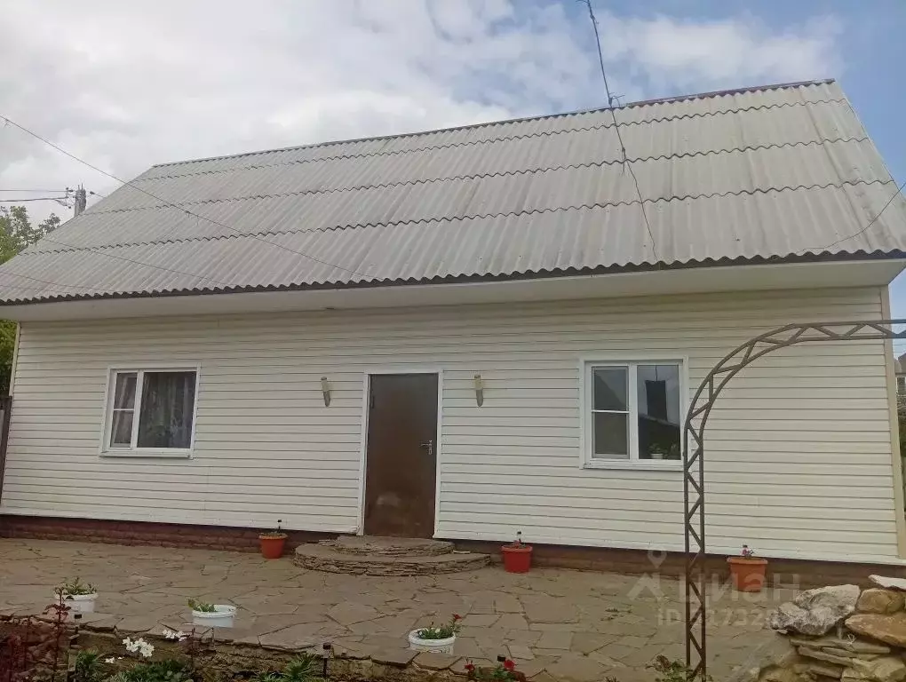 Дом в Ростовская область, Миллерово ул. Ушакова, 19 (110 м) - Фото 0