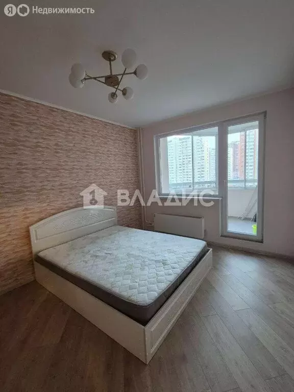 3-комнатная квартира: Москва, проспект Защитников Москвы, 12 (79 м) - Фото 0