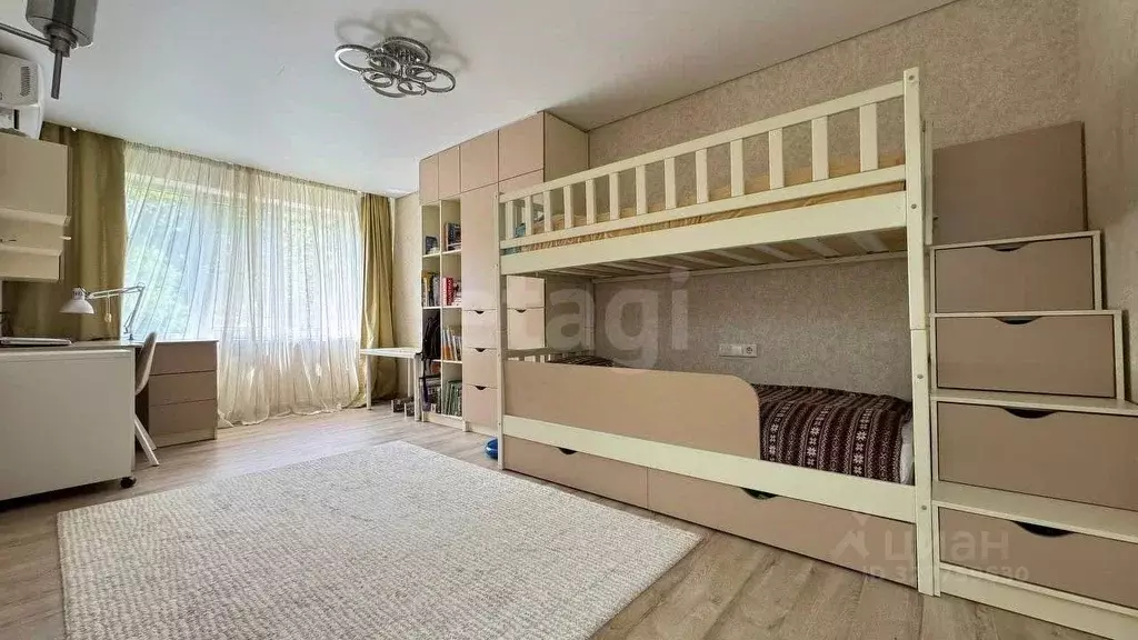 3-к кв. Адыгея, Майкоп ул. 12 Марта, 134К2 (69.9 м) - Фото 1